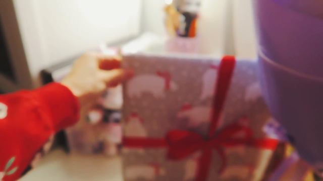 VLOGMAS DAYS 17, 18: ПОСЫЛКИ! ОТМЕЧАЕМ ДАТУ! ПОДАРОК ВАЛЕРЫ! смотреть онлайн