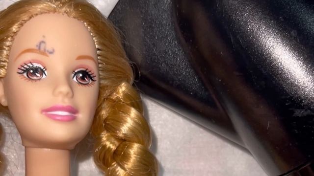 How to remove Ink, Marker, Pen, Sharpie, and Dye from your doll's face and body Plus Barbie Makeove смотреть онлайн