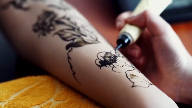 Best Henna tattoo. Henna painting process - peony / Процесс рисования хной - пион смотреть онлайн