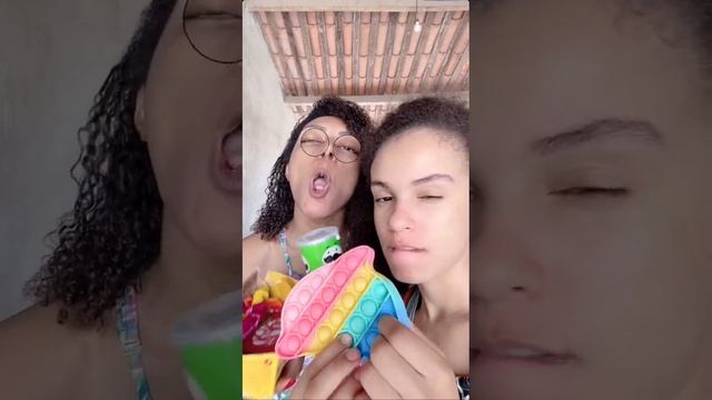 Quero M&M e batata frita #viralvideo #comédia #vaioufica #deumgame #fidgettoys #popit смотреть онлайн
