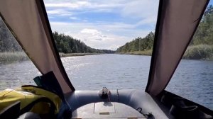 Кайман 400 на Ямахе 9,9(15) с тентом. 32км/ч по Новоладожскому каналу.