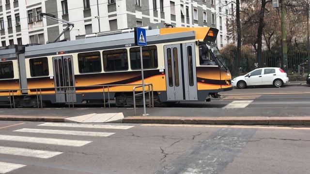 Milan tram, Italy/Трамвай Милана, Италия смотреть онлайн