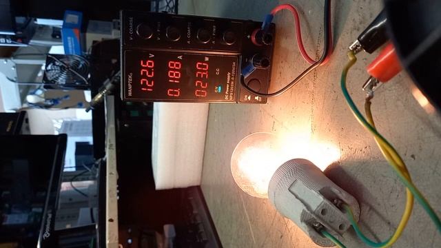 Хороший Лабораторный блок питания 120В 3А смотреть онлайн