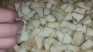 Очень вкусная шарлотка, сухари берите на развес, панировочные не подходят, яйца взбить хорошо .