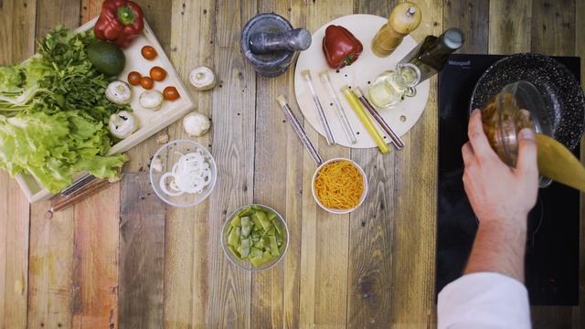 Жареная курица с грибами и лобио смотреть онлайн