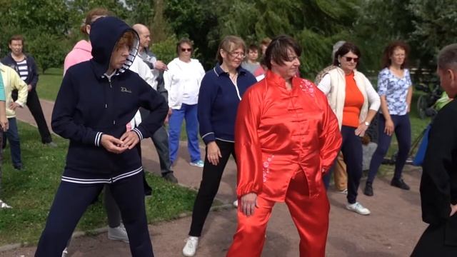 Тайцзи в Москве под открытым небом с Владимиром Осиповым смотреть онлайн