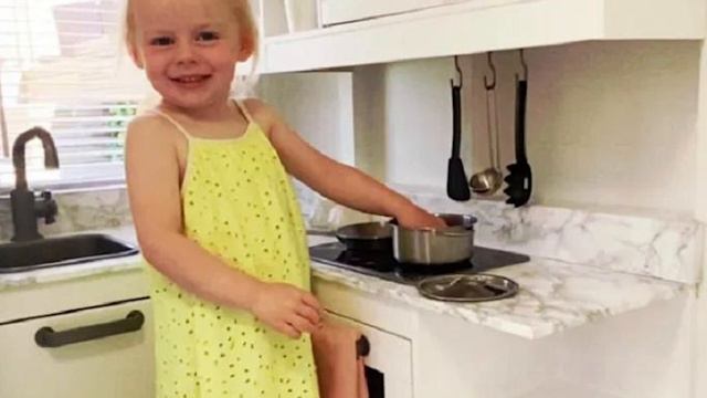 Любящий папа подарил дочери дом и машину: он сделал их своими руками на ее 3-й день рождения смотреть онлайн