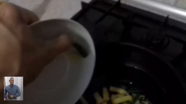 Омлет с соевым соусом и стручковой фасолью. Все просто. смотреть онлайн