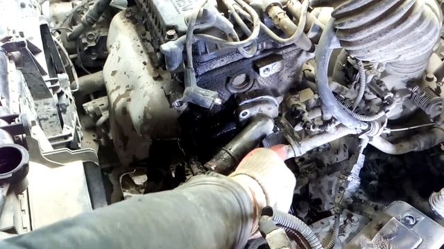 Замена термостата KIA Spectra- всё просто. Replacing the KIA Rio thermostat is easy. смотреть онлайн
