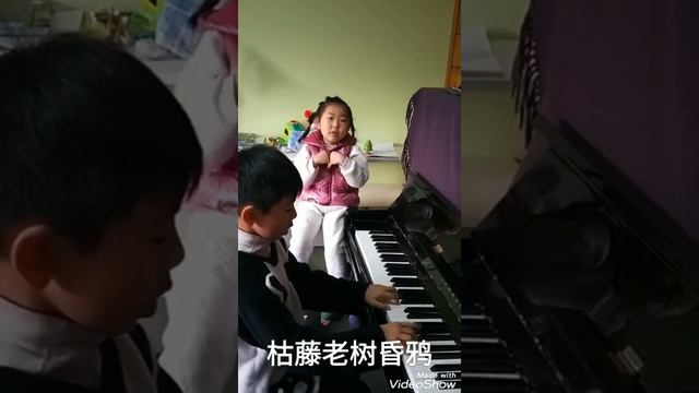 原创古诗新唱：LYXY龙嫣逍遥第36期家庭音乐会：《天净沙 秋思》（作者：马致远） смотреть онлайн