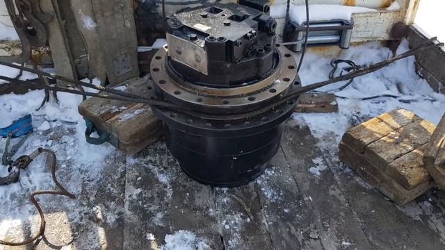 Редуктор хода в сборе с гидромотором Hyundai R2900LC-7, отгрузили клиенту в г. Большой Камень смотреть онлайн