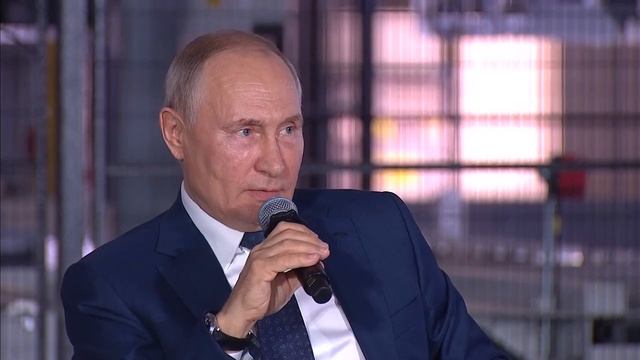 Путин оценил выступление российских спортсменов без флага и гимна страны. смотреть онлайн