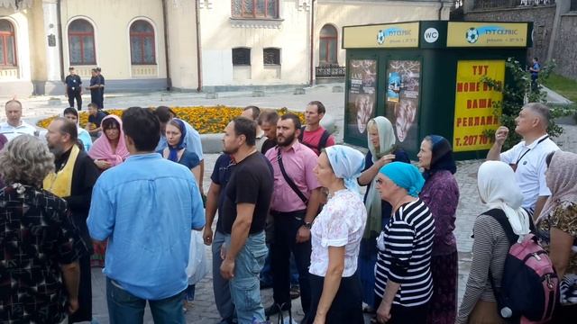 Православные запели у филармонии смотреть онлайн