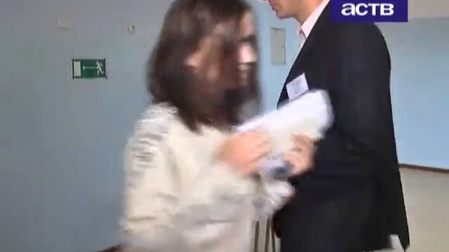 Сахалинские выпускники сдали первый в этом году ЕГЭ по литературе и географии смотреть онлайн