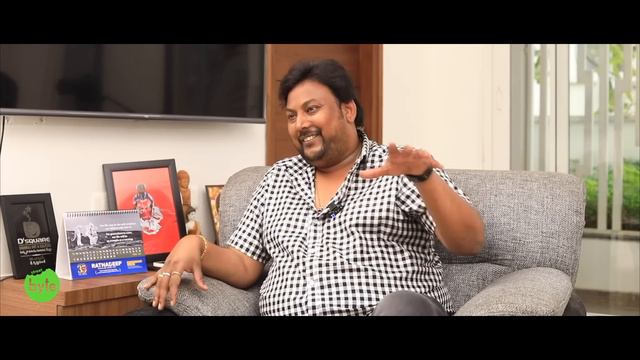గుండెలను పిండిన రంగమార్తాండ| Krishna Vamsi | Brahmanandam | Prakash Raj | Street Byte | Silly Monks смотреть онлайн
