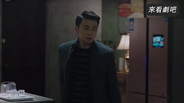 丈夫照顧醉酒小三以爲妻子不知道，殊不知妻子就在門外，一個電話暴露他醜事！ смотреть онлайн