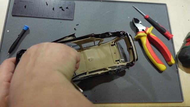 Mercedes E-Klasse T-Modell W211 1:18 Kyosho смотреть онлайн