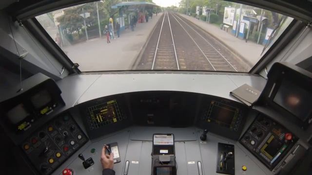 Mantes la Jolie - Paris Saint Lazare (via Conflans Sainte Honorine) à la place du conducteur !!! смотреть онлайн