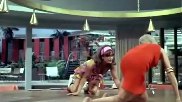 The Man from U.N.C.L.E. - A fight between Janet Leigh and Leticia Roman смотреть онлайн