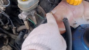 Как поменять антифриз на Ланосе? Меняю своими руками. {ремонт авто²} #ремонтавто