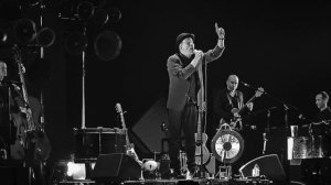 Tom Waits - Hoist That Rag (live)