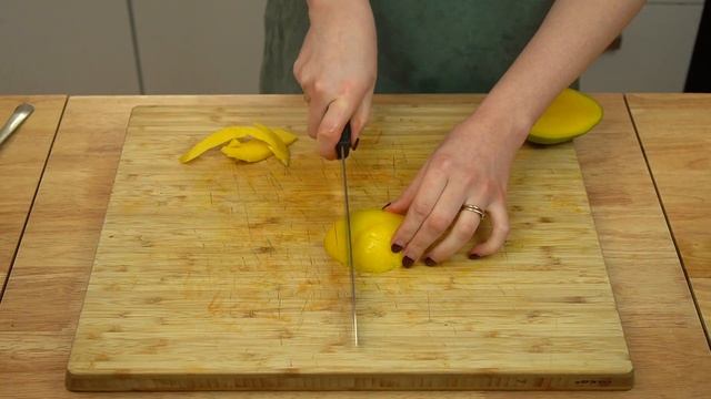 5-Ingredient Mango Salsa Without Tomatoes Recipe (No Peppers or Avocado!) смотреть онлайн