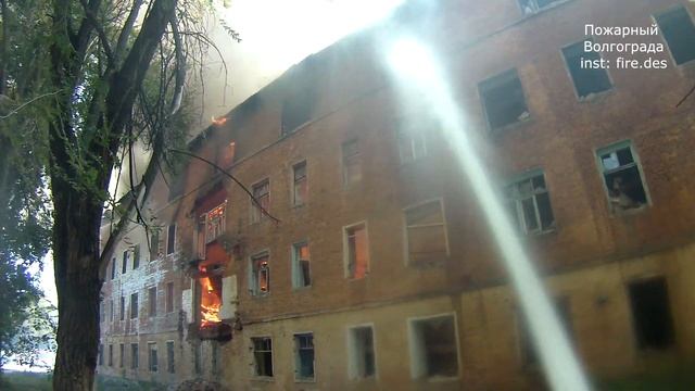 Пожар глазами пожарного по ул. Жолудева. Волгоград. смотреть онлайн