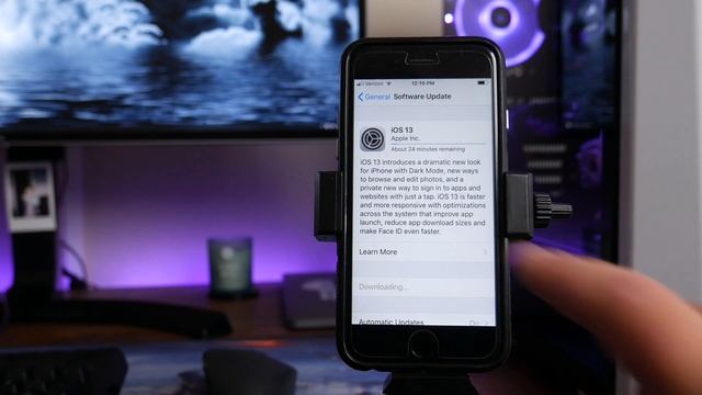 2 Ways to Install iOS 13 on iPhone or iPads смотреть онлайн