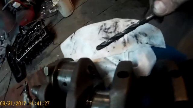 выбиваем заглушки каленвала ваз . чистка каналов промывка смотреть онлайн