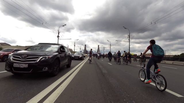 ВЕЛОПАРАД 2015 САДОВОЕ КОЛЬЦО. (ГАРМИН.) смотреть онлайн