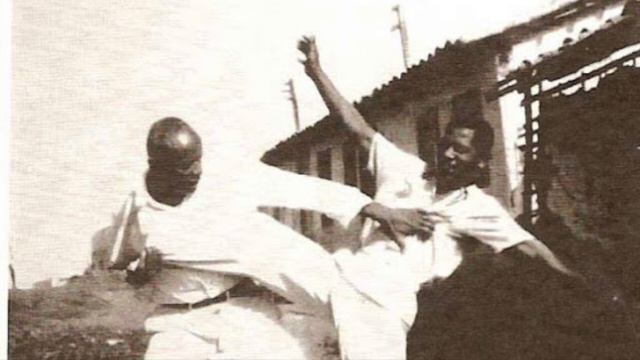 Mestre Bimba - Manuel Dos Reis Machado raconté aux enfants смотреть онлайн