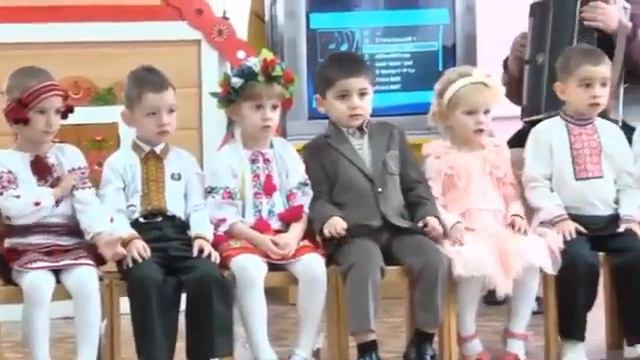 Свято осені 2014. д/с Ромашка (молодша група) смотреть онлайн