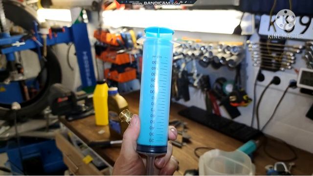 BMW i3 Замена масла в редукторе 70000 06.06.2021 смотреть онлайн