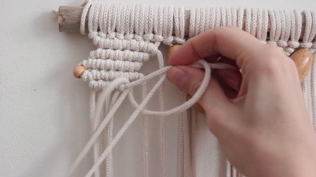 Modern Macrame Wall Hanging with beads Tutorial by Macramessage \ "Shells from the Sea" смотреть онлайн