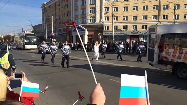 Олимпийский огонь не ПОГАС в Рязани на пл. Ленина смотреть онлайн