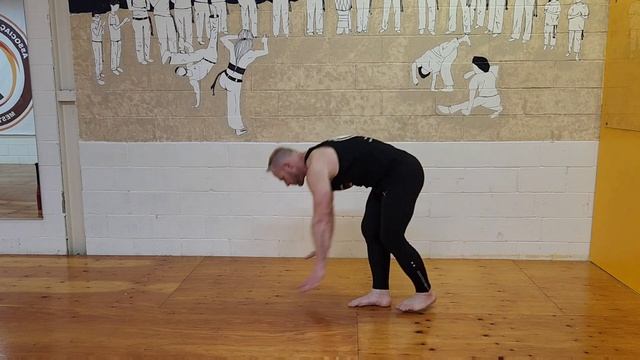 10 ways to Improve your handstands for Capoeira. смотреть онлайн