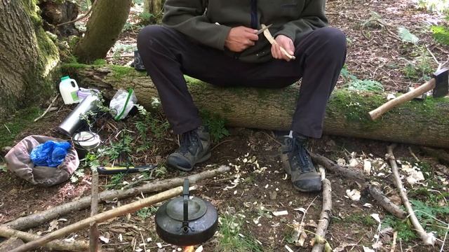 Relaxing day checking out some woodland смотреть онлайн