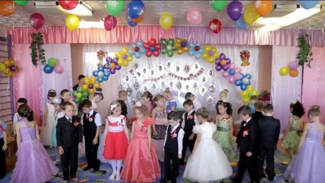 Танец - выход на выпускном 