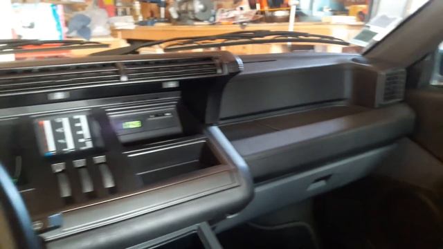 Démarrage Renault 25 GTS Courchevel après 2 semaines смотреть онлайн