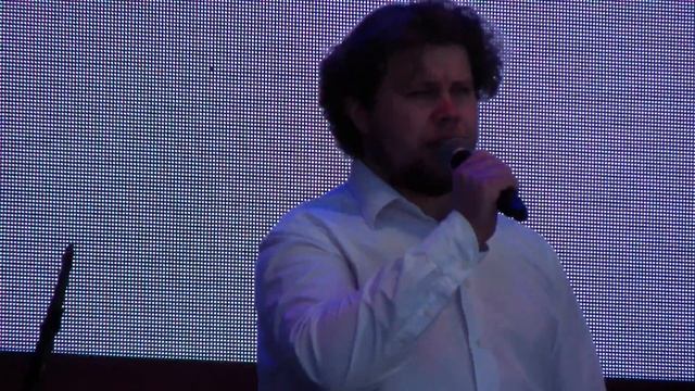 Актеры МТЦ "Вишневый сад" поздравляют зрителей с Днем Победы! смотреть онлайн