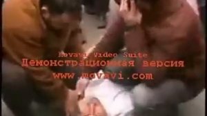 Боксер против толпы!
