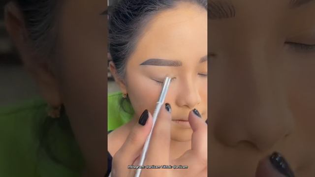 Tutorial Makeup Glamour Tapi Simpel смотреть онлайн