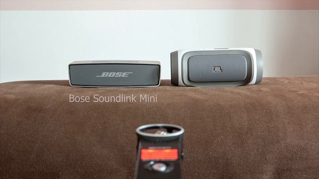 Bose Soundlink Mini vs. JBL Charge смотреть онлайн