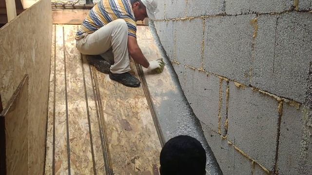 Строим монолитную лестницу на 2й этаж смотреть онлайн