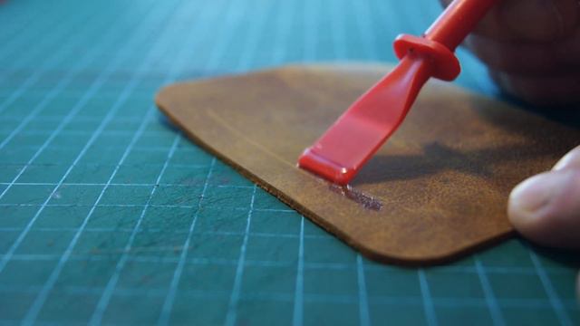 Почему так легко влюбиться в ремесло? Кожа - это история