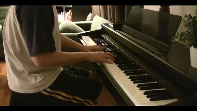 Playing the theme of Forrest Gump at home смотреть онлайн