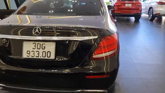 Chiếc Mercedes E 200 2019 màu đen nội thất nâu siêu lướt Việt Nam - Long Xe Sang смотреть онлайн