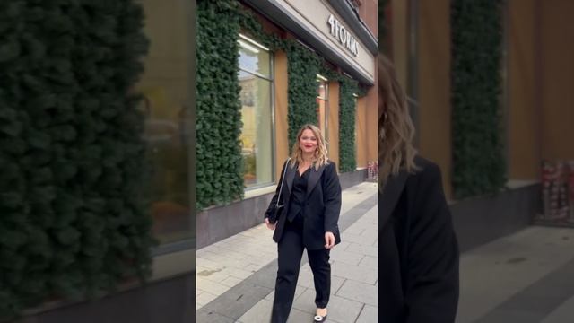 Красивый женственный смокинг — новинка для #плюссайз в магазинах #4forms