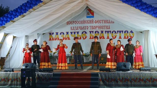 «Ехали казаченьки» , исполняет народный вокальный ансамбль «Раздолье» смотреть онлайн