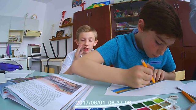 Беспредел на уроке ИЗО, начали ролик просто так когда не была учителя.(2) смотреть онлайн